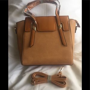 Camel Colored Handbag With Shoulder Strap
